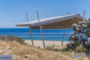 Summer Breeze at Avalon Beach